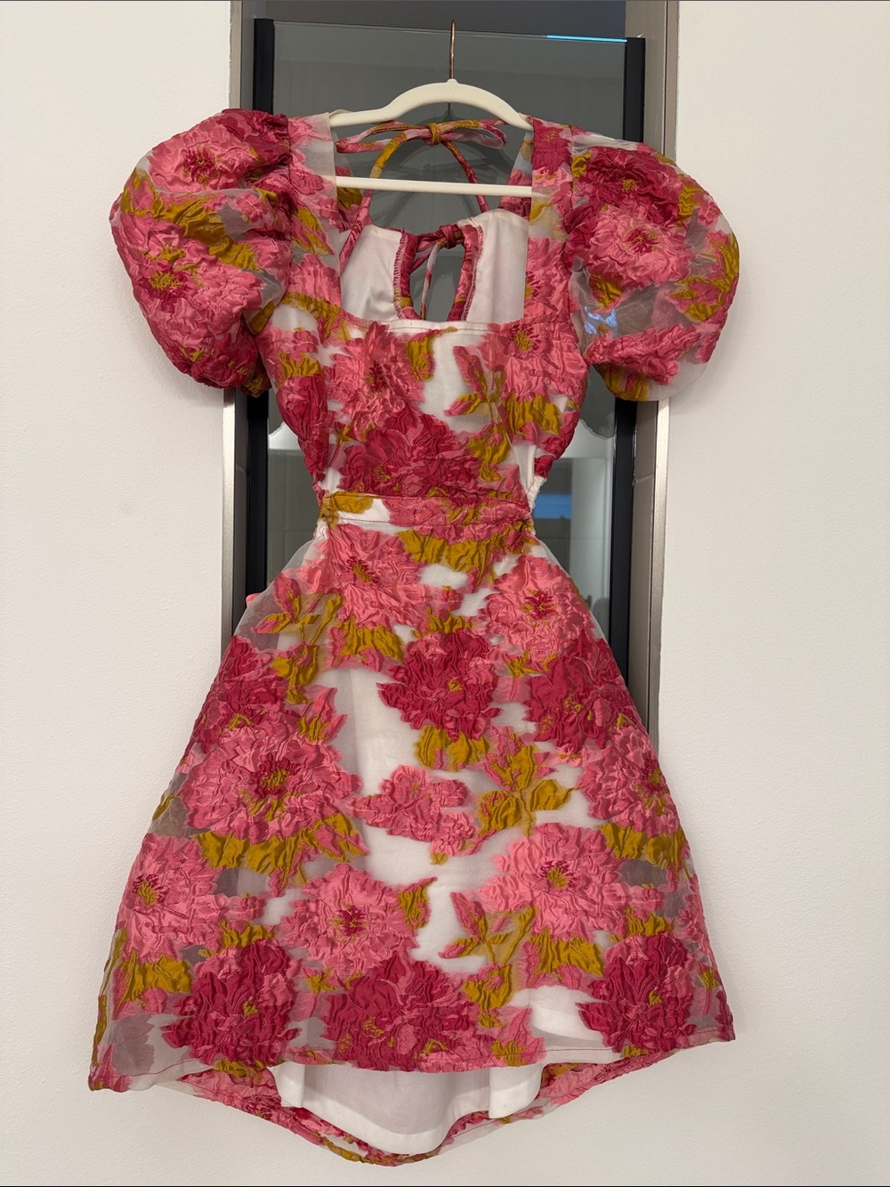 Hello Molly Pink Floral Jacquard Fabric Formal Dress US 6 M Puff Sleeves MINI